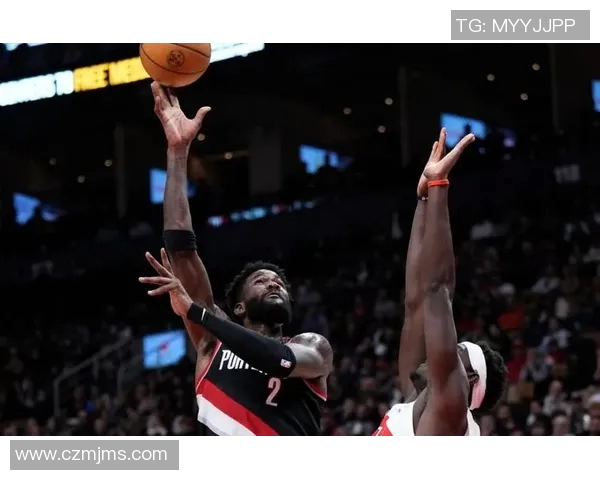 太阳主场大胜活塞，艾顿再次砍下20+10，展现统治力